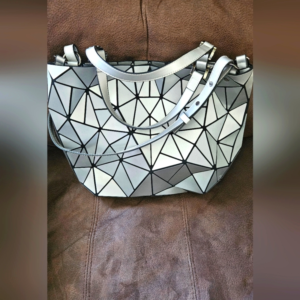 Geometric Patterned Gray Tote Bag